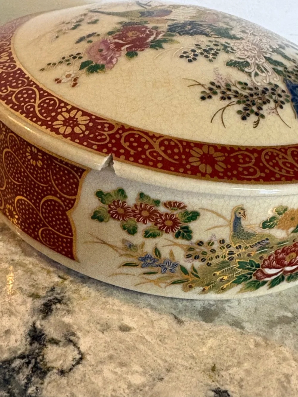 Satsuma Decorative Ceramic Lidded Trinket Box in Cream and Red